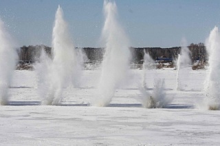 Russian scientists blow up ice to test their theories