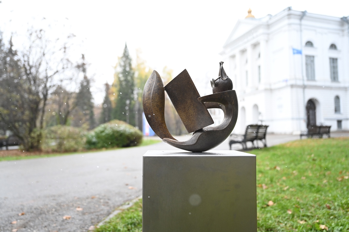 TSU presented the sculptures of squirrels and new traditions to Tomsk citizens