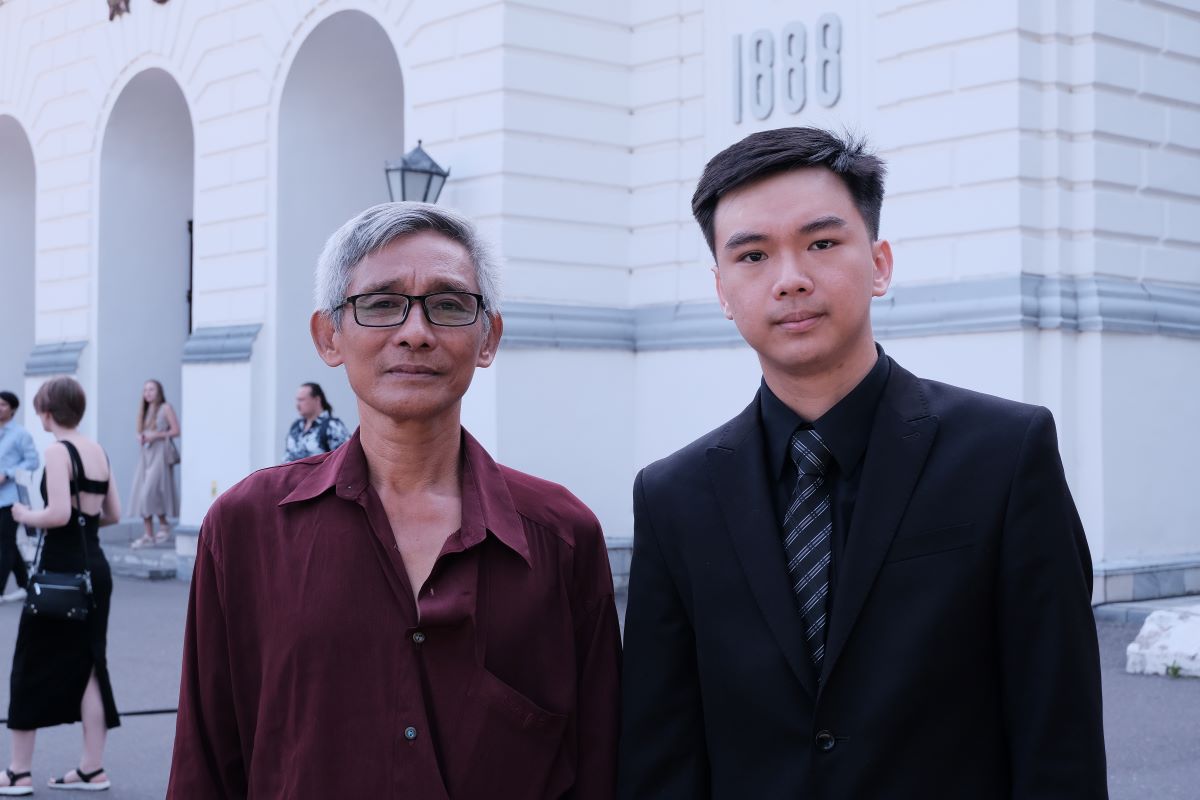 Coming from Indonesia to Tomsk to attend a graduation ceremony of his son