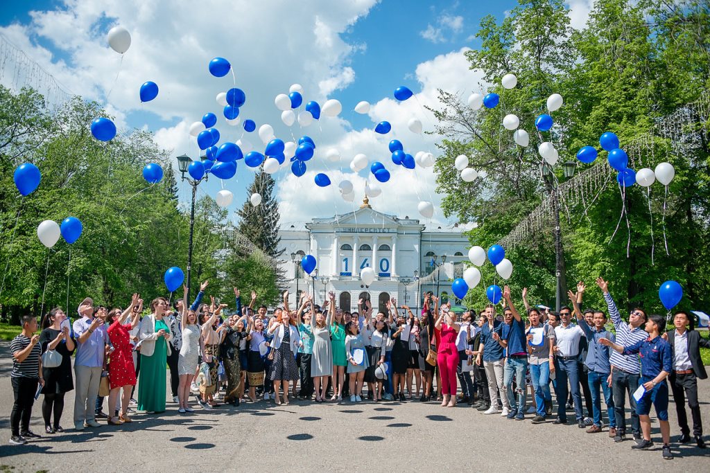 Preparatory Faculty students have received their certificates 