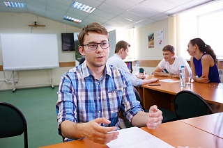 DI Group and Max Motors have hired sales laboratory graduates