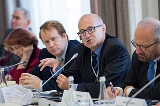 Experts discuss the role of current education