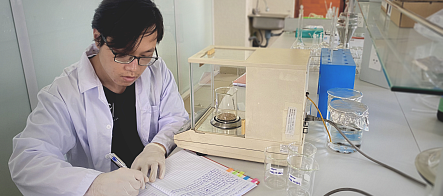 TSU student is interning at the Vietnamese Academy of Sciences