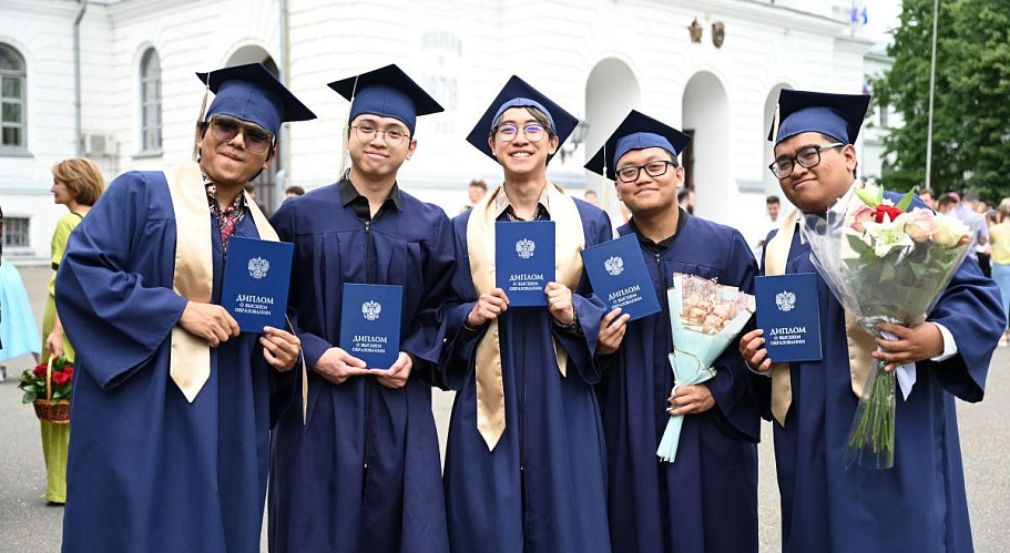 Higher IT School graduates from Indonesia received their diplomas 